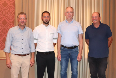 Bürgermeister Herker gratulierte den gewählten Ortssprechern. v.l.n.r.: Bürgermeister Thomas Herker, Michael Rottenkolber (Affalterbach), Michael Obermaier (Walkersbach) und Gerhard Fuchs (Tegernbach)