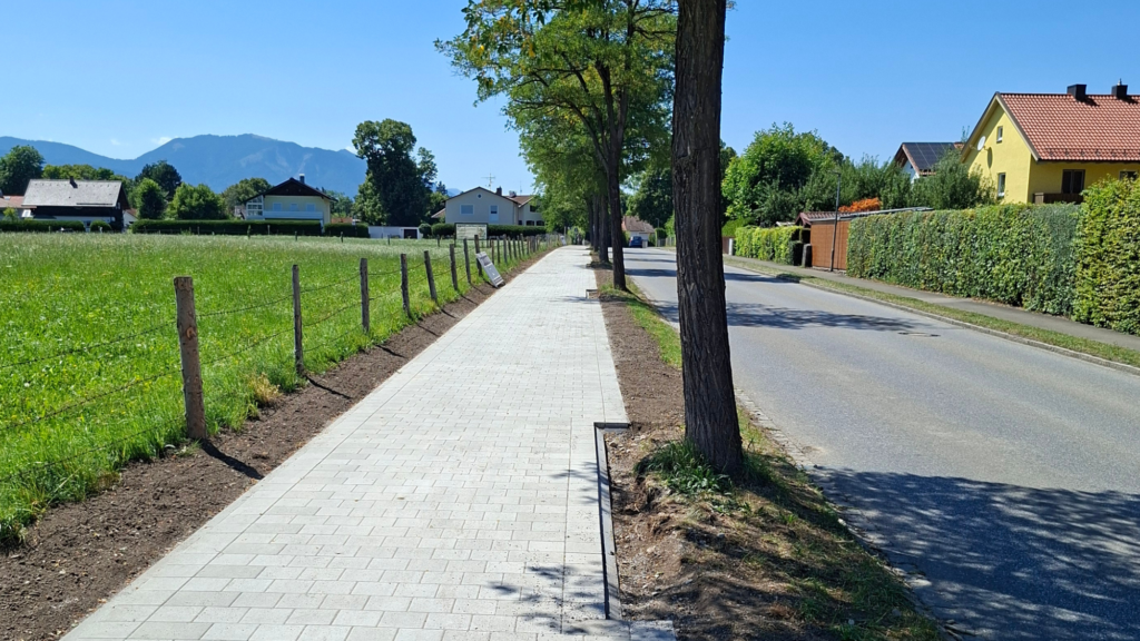 Gehweg Radweg Kocheler Straße