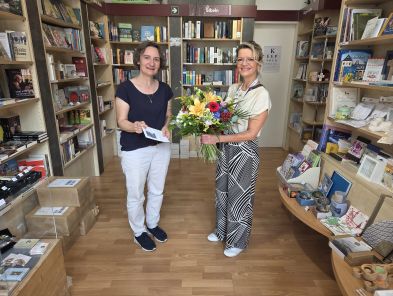 Übergabe Schaufensterpreis Claudia Geigle und Bettina Fust