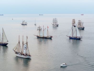 9 Segelschiffe auf der Ostsee