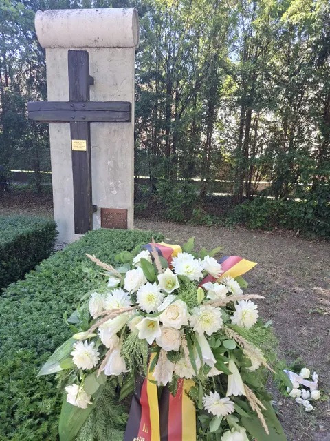 Gedenkkreuz-am-Edelhofdamm_Oranienburger-chaussee (Bild: BA Reinickendorf)