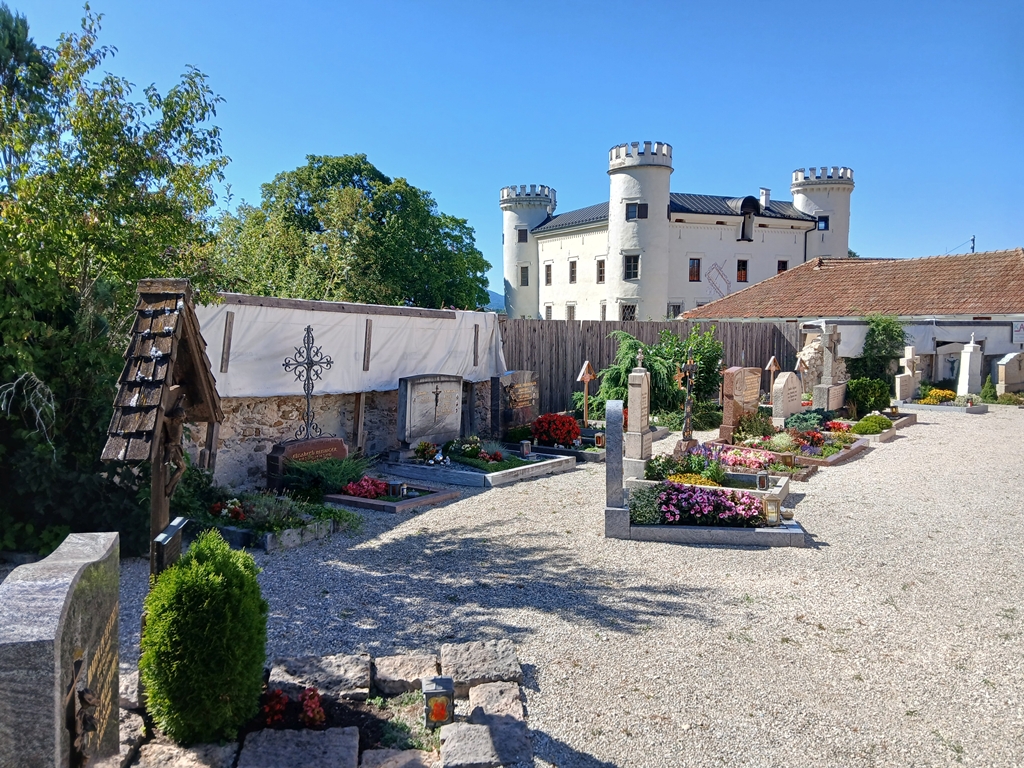 Friedhofsmauer des Friedhofs St. Valentin in Marzoll