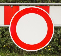Straßenschild Durchfahrt verboten