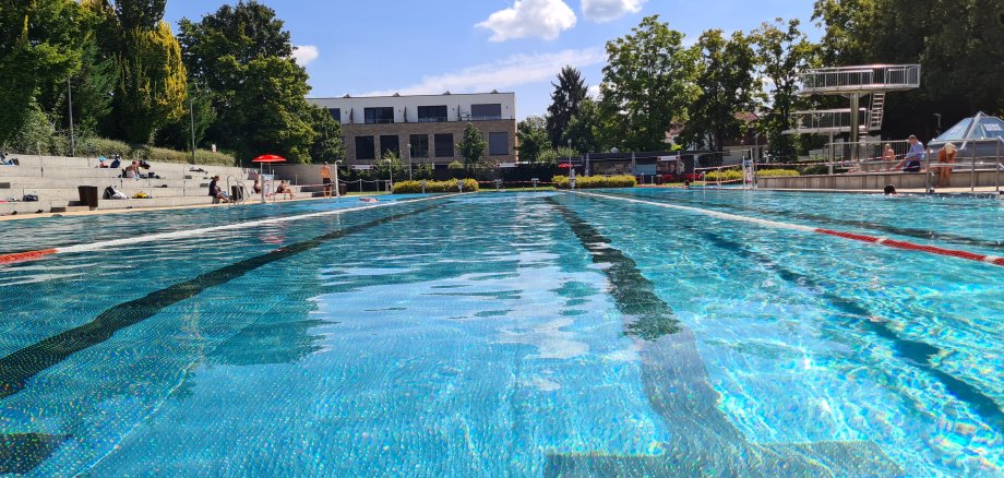 Das Schwimmbecken des FreiBadSoden