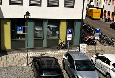 Parkplätze sind im Stadtgebiet eindeutig gekennzeichnet.