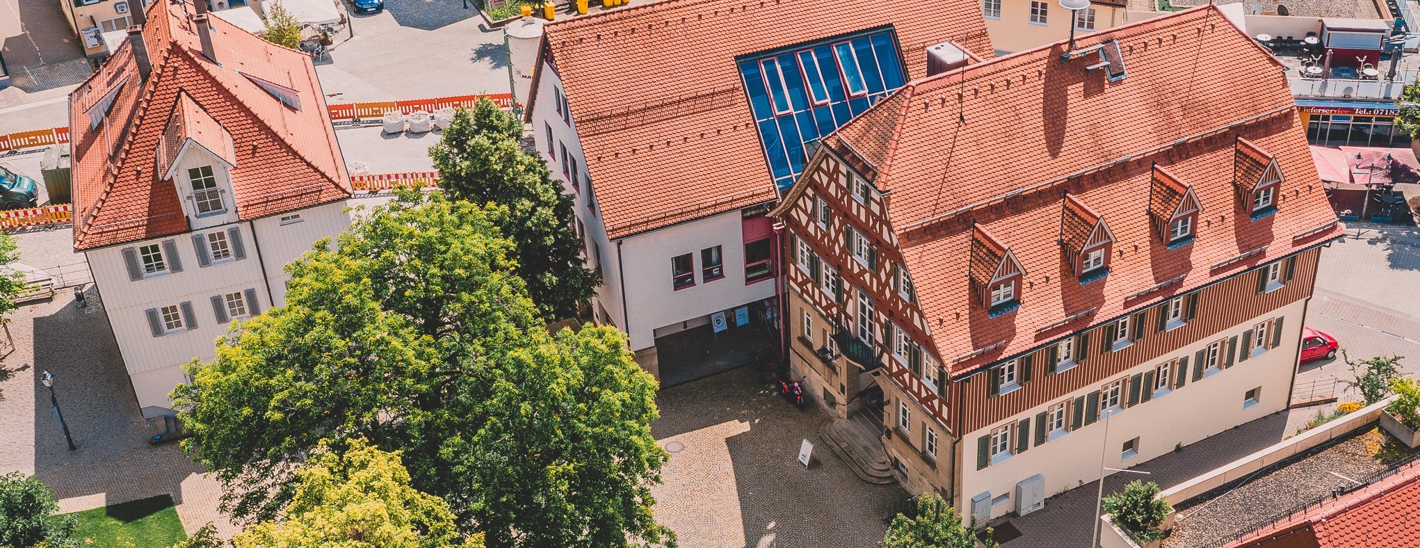 Das Rathaus Welzheim von oben