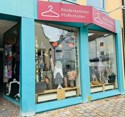 Kleiderkammer mit Tag der offenen Tür