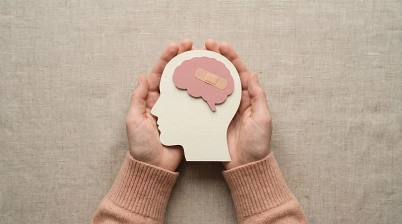 Der Sozialpsychiatrische Krisendienst hilft auch außerhalb der regulären Öffnungszeiten von Einrichtungen und Institutionen © AspctStyle, AdobeStock (KI-generiert)