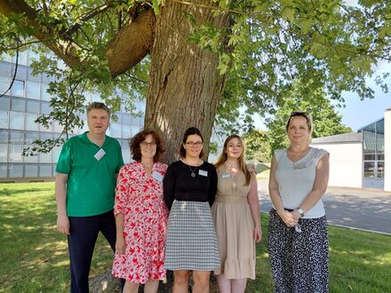 v.l. Daniel Ryll EFB (Ev. Familienbildungsstätte), Natascha Preukschas (FABI), Jennifer Hartmann und Anna Pantsch Seniorenbüro, Antje Behre (VHS)