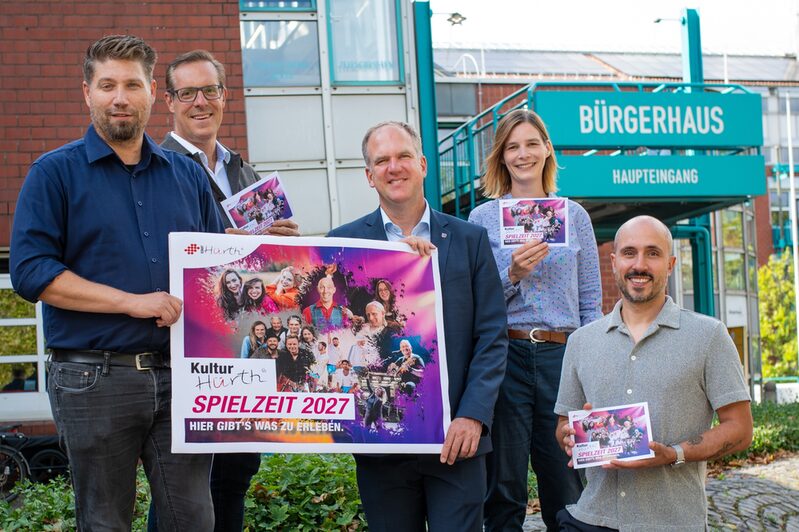 von links: Michael Cöln (Leiter Kulturamt), Jens Menzel (Erster Beigeordneter), Bürgermeister Dirk Breuer, Hannah Antkowiak (Veranstaltungsmanagerin), Max Bandte (Kinder- und Jugendkultur).
