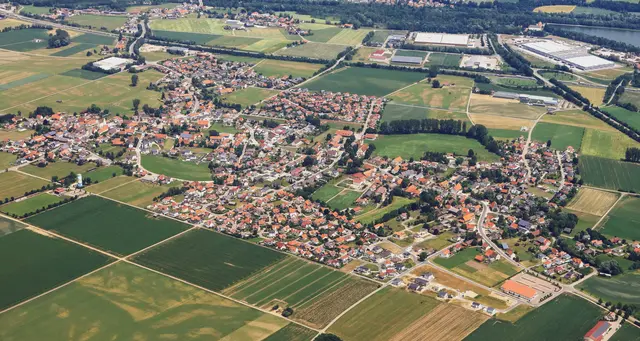 Luftaufnahme der Gemeinde Dettingen an der Iller