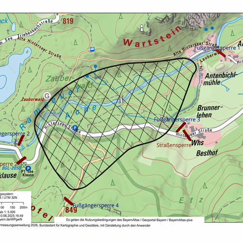 Die schwarz schraffierte Fläche zeigt den Bereich im sogenannten "Zauberwald" in Ramsau bei Berchtesgaden, der am Donnerstag, 13. August, wegen einer Kampfmittelberäumung gesperrt wird.  Grafik: Polizei Berchtesgaden