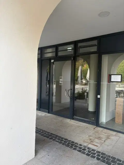 Passage mit dem Retaurant.
