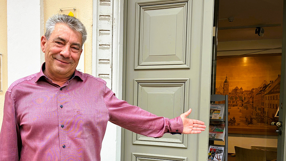 Oberbürgermeister Tim Lochner lädt zur Rathausführung