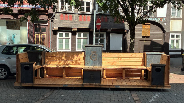 Neue Sitz- und Aufenthaltsfläche auf dem Sperlingsplatz in Goslar.