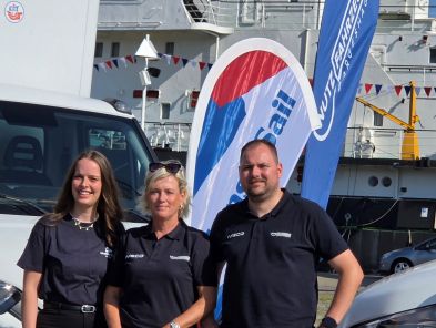 Übergabe der Iveco Transporter an das Hanse Sail-Büro
