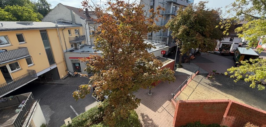 Blick aus dem Rathaus auf das Adlerkarree