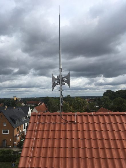 Bild einer neuen Sirene auf der Grundschule Steterburg