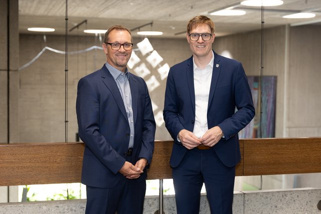 Foto: Der neue Technische Geschäftsführer Uwe Malach und Oberbürgermeister Markus Kleemann im Rathaus (Stadt Sindelfingen)