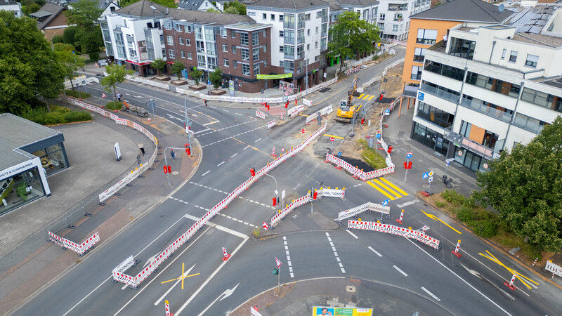Im Knotenpunkt Luxemburger Straße/Bonnstraße müssen Arbeiten an Kanal- und Fernwärmeleitungen durchgeführt werden.